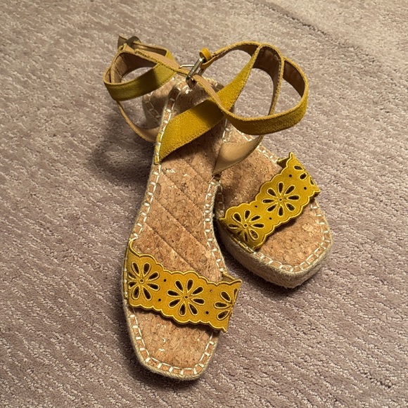 Crown Vintage Mustard Floral Sandals - Picture 3 of 4